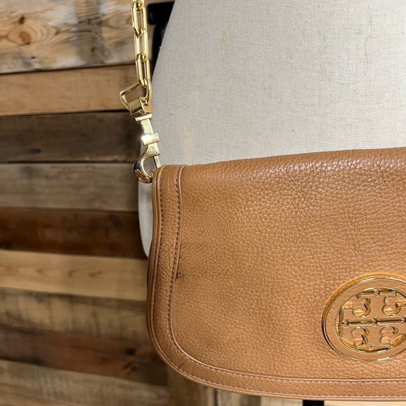 Tory Burch 2 in 1 Tan Leather Bag w Gold Accents. Cross body bag & clutch - Picture 5 of 16